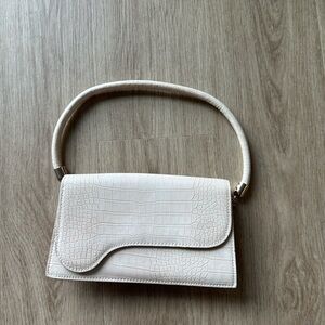 Cream Crocodile-Embossed Purse / Shoulder Bag